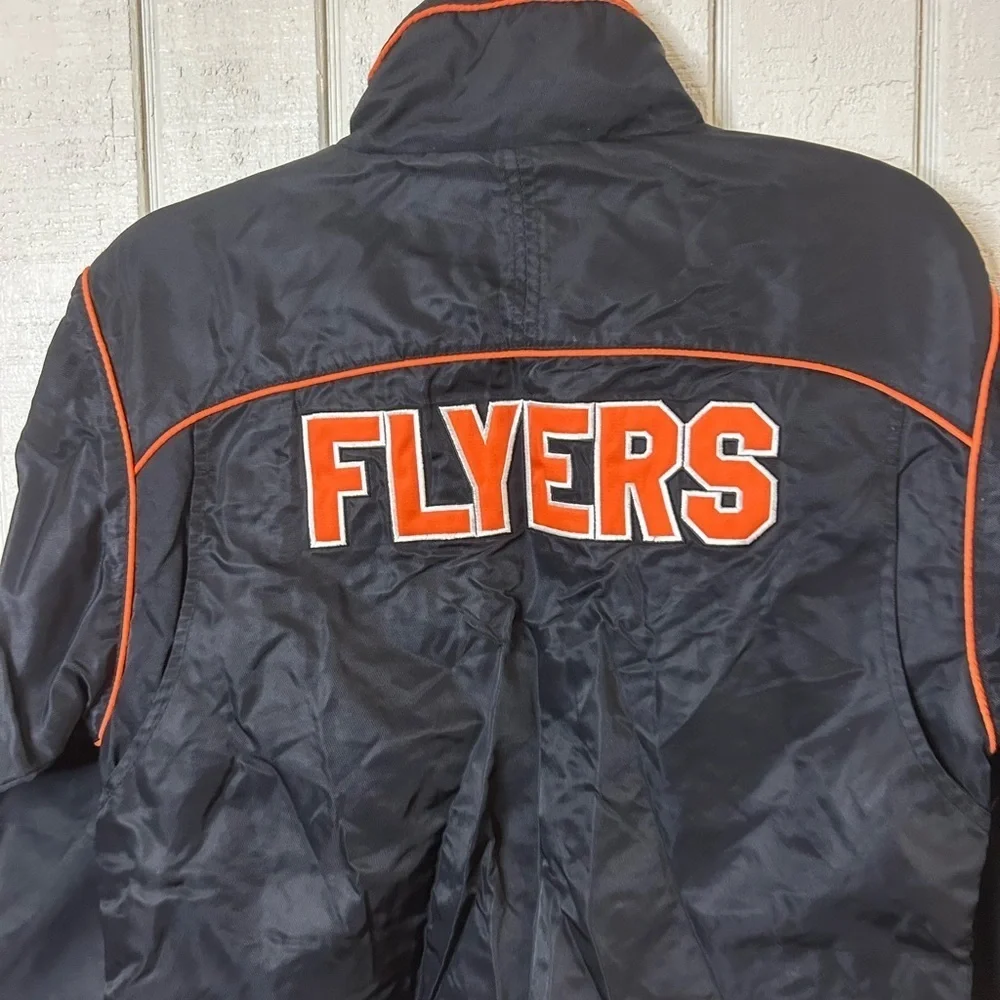 Reebok NHL Philadelphia Flyers Boys Full Zip Jacket, size Medium (10-12).